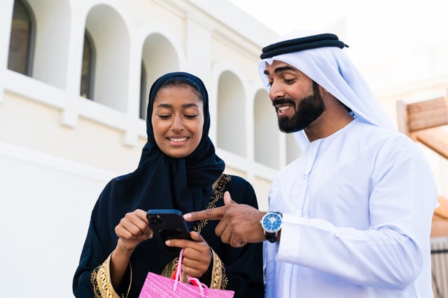 Pilgrims At The Grand Mosque With The Tawakkalna App