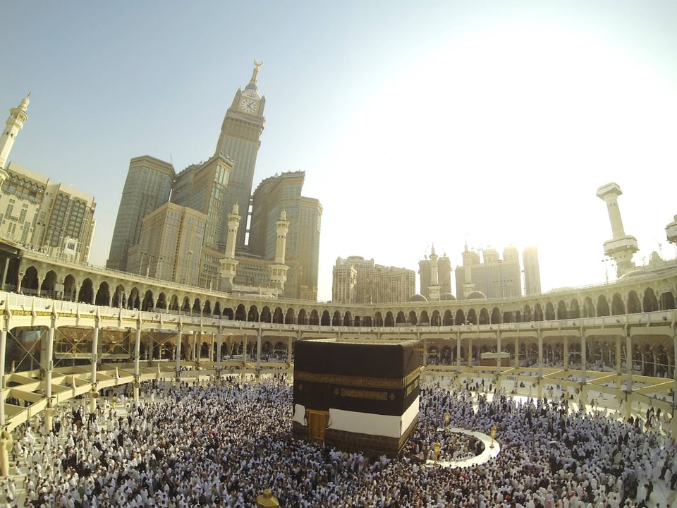 A Massive Crowd Of Worshippers Performing Umrah